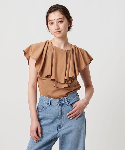 UNITED ARROWS(ユナイテッドアローズ)の「ケープフリルカバー2WAY Tシャツ(Tシャツ/カットソー・レディース・ブラック/ホワイト/ベージュ・FREE)」の4枚目の写真