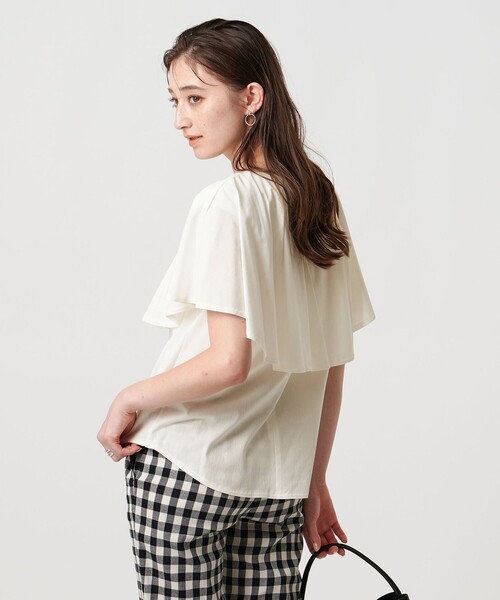 UNITED ARROWS(ユナイテッドアローズ)の「ケープフリルカバー2WAY Tシャツ(Tシャツ/カットソー・レディース・ブラック/ホワイト/ベージュ・FREE)」の9枚目の写真