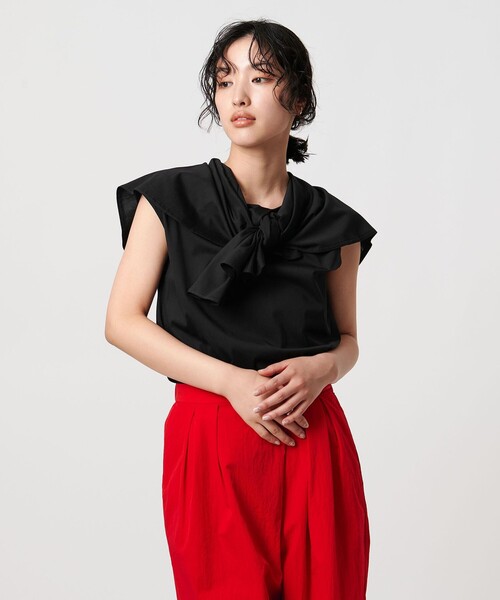 UNITED ARROWS(ユナイテッドアローズ)の「ケープフリルカバー2WAY Tシャツ(Tシャツ/カットソー・レディース・ブラック/ホワイト/ベージュ・FREE)」の11枚目の写真