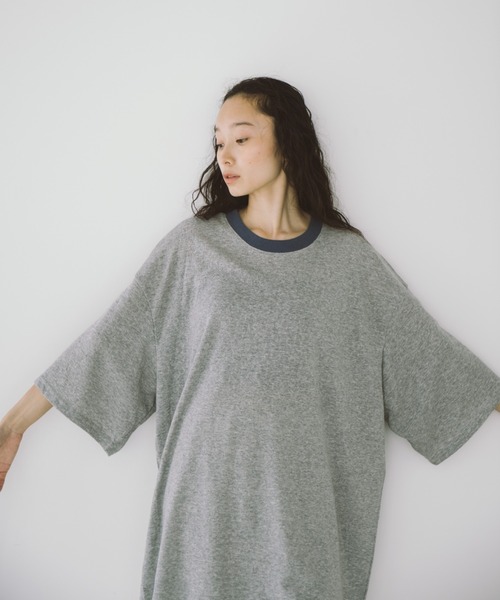 duei(デュイ)の「オーバーサイズビッグシルエットTシャツ(Tシャツ/カットソー・レディース・ホワイト/ブラック/グレー・FREE)」の12枚目の写真