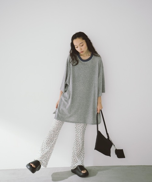 duei(デュイ)の「オーバーサイズビッグシルエットTシャツ(Tシャツ/カットソー・レディース・ホワイト/ブラック/グレー・FREE)」の16枚目の写真