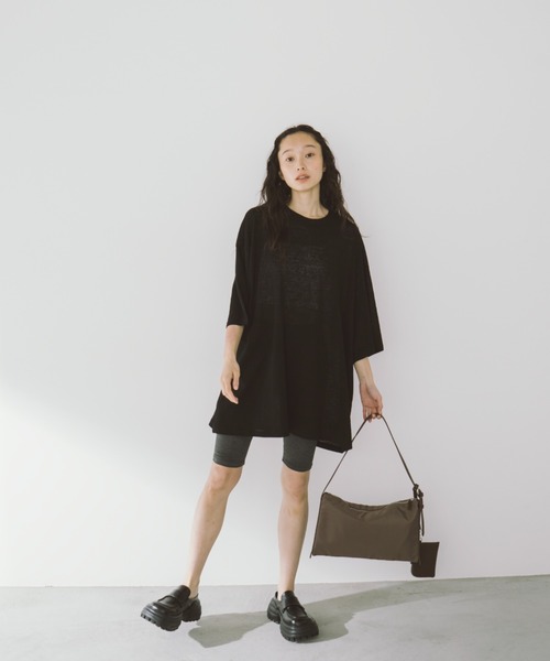 duei(デュイ)の「オーバーサイズビッグシルエットTシャツ(Tシャツ/カットソー・レディース・ホワイト/ブラック/グレー・FREE)」の21枚目の写真