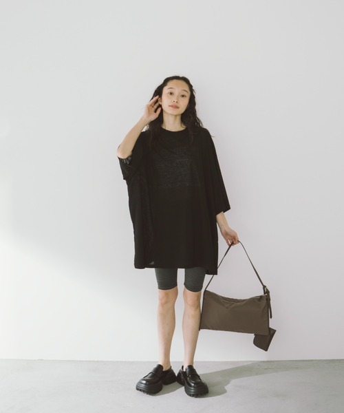 duei(デュイ)の「オーバーサイズビッグシルエットTシャツ(Tシャツ/カットソー・レディース・ホワイト/ブラック/グレー・FREE)」の20枚目の写真