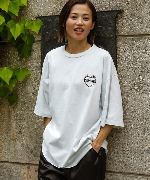 THRASHER(スラッシャー)の「HEART FLAME PIGMENT S/S T-SHIRTS/スラッシャーハートフレームロゴピグメント半袖T-シャツ(Tシャツ/カットソー・メンズ・ブラウン/グレー/チャコールグレー・MEDIUM/LARGE/X-LARGE)」の4枚目の写真
