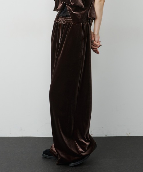 LA BELLE ETUDE（ラベルエチュード）の「ベロアワイドパンツ（その他パンツ・レディース・グレー/ブラック/ブラウン・1/0）」の15枚目の写真