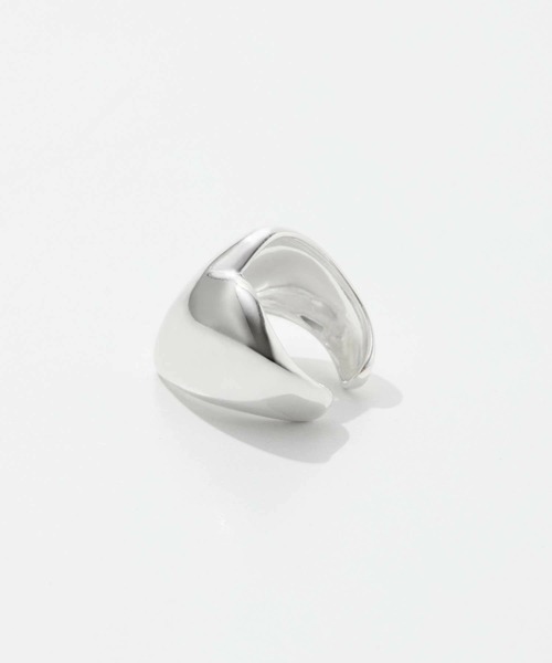 ANNIKA INEZ（アニカイネズ）の「ANNIKA INEZ Heart Earcuff アニカ イネズ ハートイヤーカフ（イヤーカフ・レディース・シルバー・FREE）」の4枚目の写真