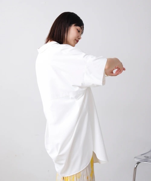Bou Jeloud(ブージュルード)の「テックコットンオーバーサイズチュニック(シャツ/ブラウス・レディース・ブルー/オフホワイト/キャメル・38)」の9枚目の写真