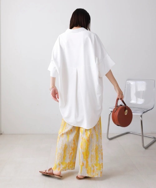 Bou Jeloud(ブージュルード)の「テックコットンオーバーサイズチュニック(シャツ/ブラウス・レディース・ブルー/オフホワイト/キャメル・38)」の12枚目の写真