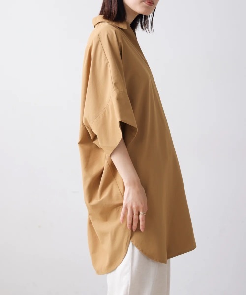 Bou Jeloud(ブージュルード)の「テックコットンオーバーサイズチュニック(シャツ/ブラウス・レディース・ブルー/オフホワイト/キャメル・38)」の18枚目の写真