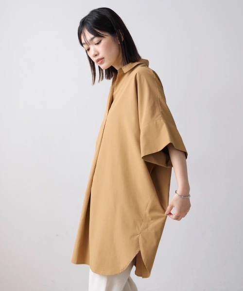Bou Jeloud(ブージュルード)の「テックコットンオーバーサイズチュニック(シャツ/ブラウス・レディース・ブルー/オフホワイト/キャメル・38)」の19枚目の写真