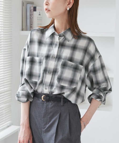 ROPE' PICNIC(ロペピクニック)の「オンブレチェックシャツ/UVケア(シャツ/ブラウス・レディース・サックスブルー/ブラック/イエロー/オフホワイト・38)」の2枚目の写真