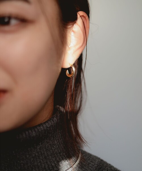 B:MING by BEAMS（ビーミングバイビームス）の「カット サークル ピアス（ピアス（両耳用）・レディース・シルバー/ゴールド・ONE SIZE）」の2枚目の写真