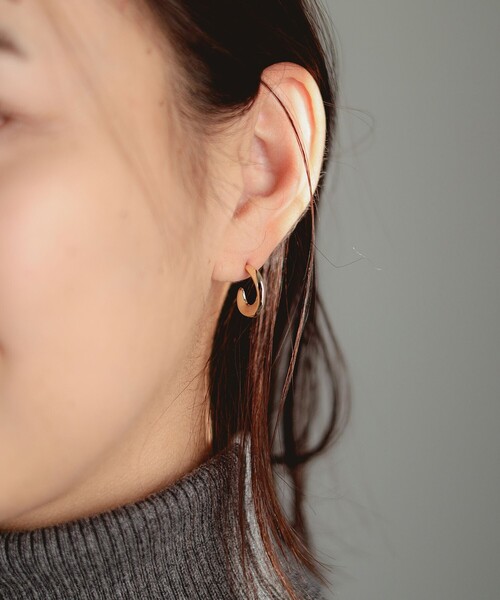 B:MING by BEAMS（ビーミングバイビームス）の「カット サークル ピアス（ピアス（両耳用）・レディース・シルバー/ゴールド・ONE SIZE）」の4枚目の写真