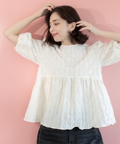 OPAQUE.CLIP（オペークドットクリップ）の「ふくれジャカードペプラムブラウス【洗濯機洗い可】（シャツ/ブラウス・レディース・ブラック/ライトブルー/オフホワイト/ダークブラウン・38/40/42）」の5枚目の写真