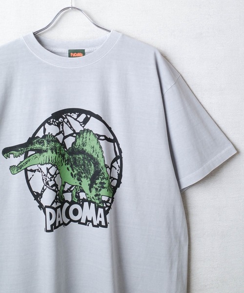 INNOCENT(イノセント)の「【PaCoMa/パコマ】Spino saurus TEE (ADULT) スピノサウルス Tシャツ 大人用(Tシャツ/カットソー・メンズ・オフホワイト/サックスブルー/ライトグレー/スミクロ・MEDIUM/LARGE/X-LARGE)」の5枚目の写真