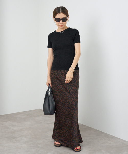 IENA（イエナ）の「FLORE FLORE/フローレフローレ CAR TEE Tシャツ（Tシャツ/カットソー・レディース・ブラック/バーガンディー/ベージュ/アイボリー・FREE）」の5枚目の写真