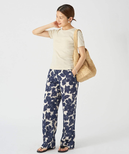 IENA（イエナ）の「FLORE FLORE/フローレフローレ CAR TEE Tシャツ（Tシャツ/カットソー・レディース・ブラック/バーガンディー/ベージュ/アイボリー・FREE）」の6枚目の写真