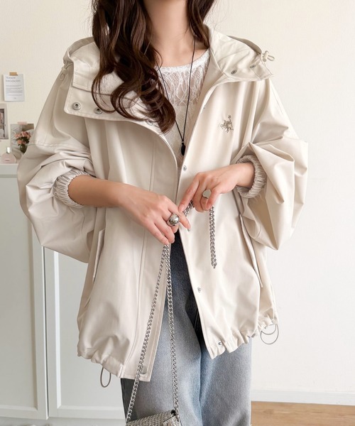 classicalelf（クラシカルエルフ）の「大人の抜け感。ボリュームスリーブ ショート丈 マウンテンパーカー（マウンテンパーカー・レディース・アイボリー/グレイッシュベージュ/ブラック/ネイビー・MEDIUM/LARGE/X-LARGE/SMALL）」の10枚目の写真