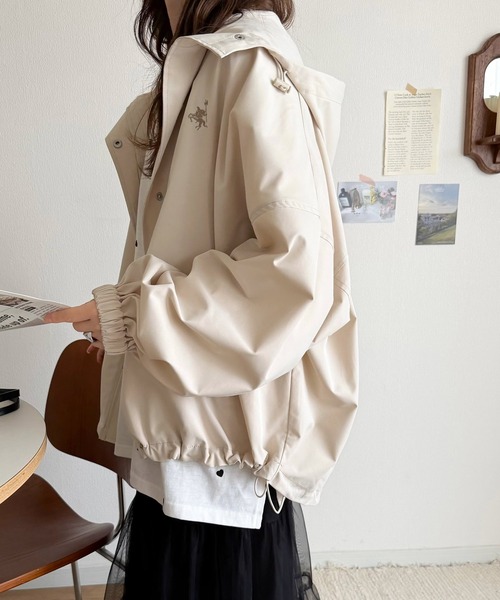 classicalelf（クラシカルエルフ）の「大人の抜け感。ボリュームスリーブ ショート丈 マウンテンパーカー（マウンテンパーカー・レディース・アイボリー/グレイッシュベージュ/ブラック/ネイビー・MEDIUM/LARGE/X-LARGE/SMALL）」の14枚目の写真