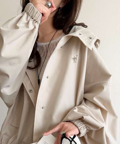 classicalelf（クラシカルエルフ）の「大人の抜け感。ボリュームスリーブ ショート丈 マウンテンパーカー（マウンテンパーカー・レディース・アイボリー/グレイッシュベージュ/ブラック/ネイビー・MEDIUM/LARGE/X-LARGE/SMALL）」の15枚目の写真