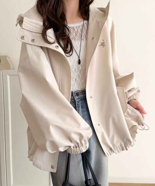 classicalelf（クラシカルエルフ）の「大人の抜け感。ボリュームスリーブ ショート丈 マウンテンパーカー（マウンテンパーカー・レディース・アイボリー/グレイッシュベージュ/ブラック/ネイビー・MEDIUM/LARGE/X-LARGE/SMALL）」の5枚目の写真