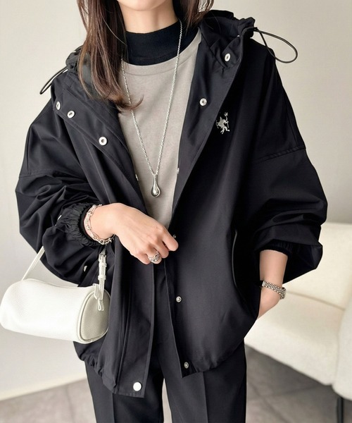 classicalelf（クラシカルエルフ）の「大人の抜け感。ボリュームスリーブ ショート丈 マウンテンパーカー（マウンテンパーカー・レディース・アイボリー/グレイッシュベージュ/ブラック/ネイビー・MEDIUM/LARGE/X-LARGE/SMALL）」の7枚目の写真