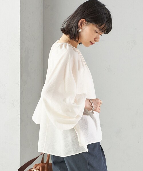 SHIPS(シップス)の「〈手洗い可能〉シアー バンブー ギャザー ブラウス(シャツ/ブラウス・レディース・ブラウン/ライトブルー/オフホワイト・ONE SIZE)」の6枚目の写真