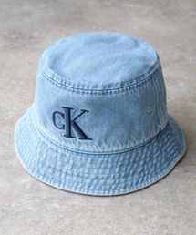 Calvin Klein(JoENC)́yCalvin Klein/JoNCzLARGE MONOGRAM EMB DENIM BUCKET HAT/Be[Wfj rbOhJS oPbgnbg(nbg)