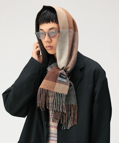 BEAMS(ビームス)の「パネル チェック リバーシブル マフラー(マフラー・メンズ・グレー/ブラック/ダークブラウン・ONE SIZE)」の8枚目の写真