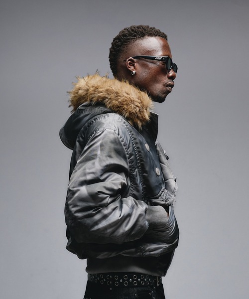 ANDER HUNK（アンダーハンク）の「Faded N2B Flight Jacket / フェードN2Bフライトジャケット（ブルゾン・メンズ・ブラウン/グレー/カーキ/ブラック・LARGE/MEDIUM/SMALL）」の14枚目の写真