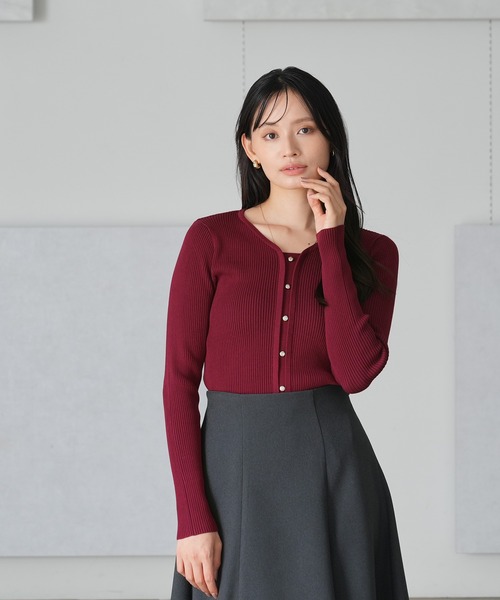 TRUDEA（トルディア）の「フェイクレイヤードフロントボタンニット（ニット/セーター・レディース・ブラック/ワイン/ホワイト/ネイビー・MEDIUM/LARGE）」の5枚目の写真