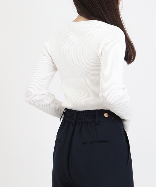 TRUDEA（トルディア）の「フェイクレイヤードフロントボタンニット（ニット/セーター・レディース・ブラック/ワイン/ホワイト/ネイビー・MEDIUM/LARGE）」の11枚目の写真