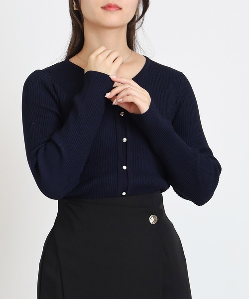 TRUDEA（トルディア）の「フェイクレイヤードフロントボタンニット（ニット/セーター・レディース・ブラック/ワイン/ホワイト/ネイビー・MEDIUM/LARGE）」の13枚目の写真