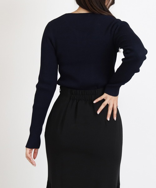 TRUDEA（トルディア）の「フェイクレイヤードフロントボタンニット（ニット/セーター・レディース・ブラック/ワイン/ホワイト/ネイビー・MEDIUM/LARGE）」の15枚目の写真