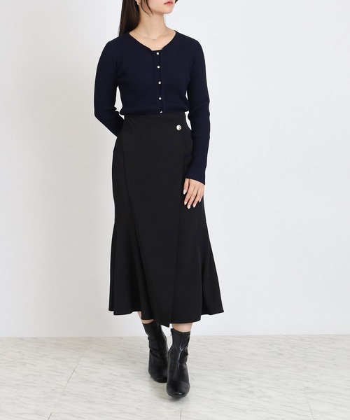 TRUDEA（トルディア）の「フェイクレイヤードフロントボタンニット（ニット/セーター・レディース・ブラック/ワイン/ホワイト/ネイビー・MEDIUM/LARGE）」の16枚目の写真