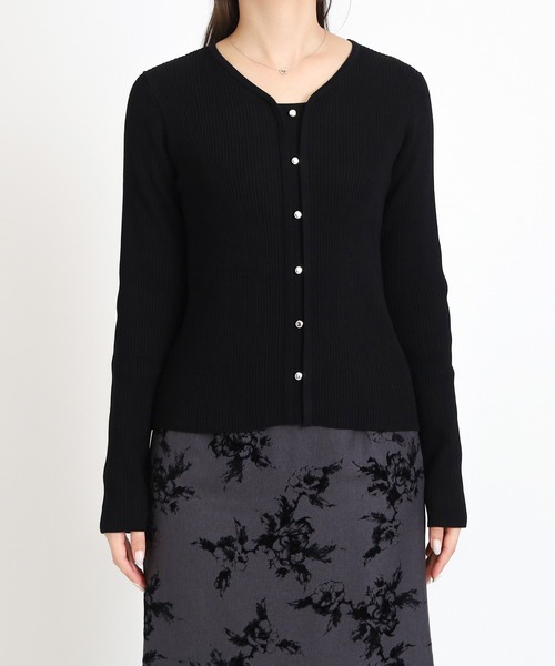 TRUDEA（トルディア）の「フェイクレイヤードフロントボタンニット（ニット/セーター・レディース・ブラック/ワイン/ホワイト/ネイビー・MEDIUM/LARGE）」の21枚目の写真