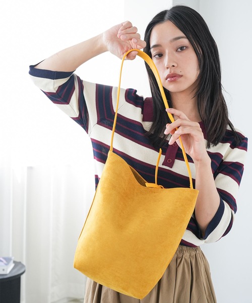 mili an deni(ミリアンデニ)の「フェイクスウェードショルダーバッグ(ショルダーバッグ・レディース・マスタード/レッド/ブラウン/ブラック・F)」の11枚目の写真
