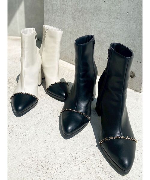 RESEXXY（リゼクシー）の「チェーンベルトショートブーツ（ブーツ・レディース・アイボリー/ブラック・SMALL/MEDIUM/LARGE）」の20枚目の写真