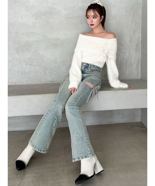 RESEXXY（リゼクシー）の「チェーンベルトショートブーツ（ブーツ・レディース・アイボリー/ブラック・SMALL/MEDIUM/LARGE）」の3枚目の写真