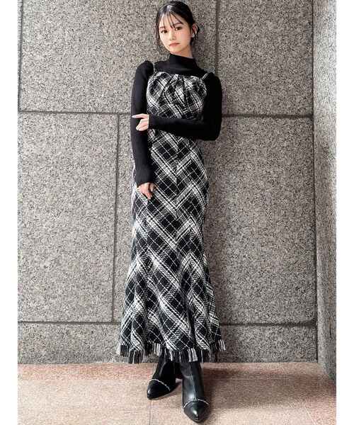 RESEXXY（リゼクシー）の「チェーンベルトショートブーツ（ブーツ・レディース・アイボリー/ブラック・SMALL/MEDIUM/LARGE）」の8枚目の写真