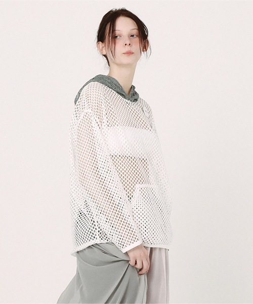 bedsidedrama(ベットサイドドラマ)の「Ultra Mesh Hoodie(パーカー・レディース・ホワイト/ブラック・1/2)」の2枚目の写真