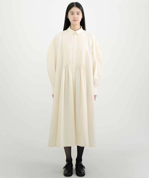 Bshop(ビショップ)の「eunoia | ピンタック シャツドレス WOMEN(ワンピース・レディース・クリーム/ブラック・S)」の10枚目の写真