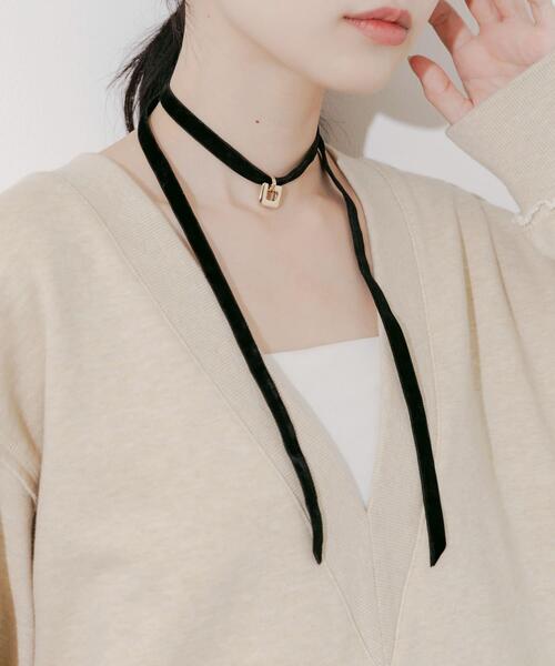 SMELLY(スメリー)の「スクエアチャームベロアチョーカーネックレス(ネックレス・レディース・ブラック系その他・-)」の8枚目の写真