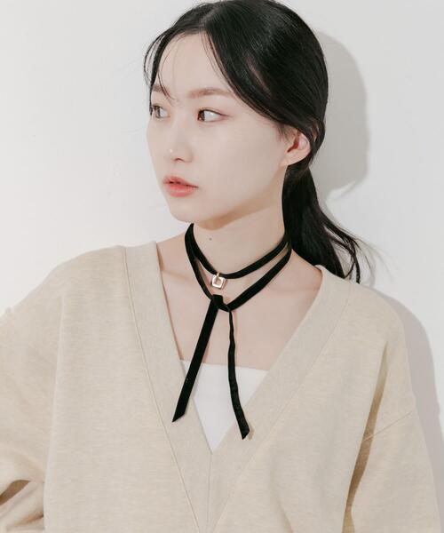 SMELLY(スメリー)の「スクエアチャームベロアチョーカーネックレス(ネックレス・レディース・ブラック系その他・-)」の3枚目の写真