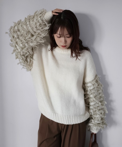Riberry(リベリー)の「ループヤーンデザインスリーブニット(ニット/セーター・レディース・ベージュ/オフホワイト/杢グレー/グレー系・MEDIUM)」の2枚目の写真