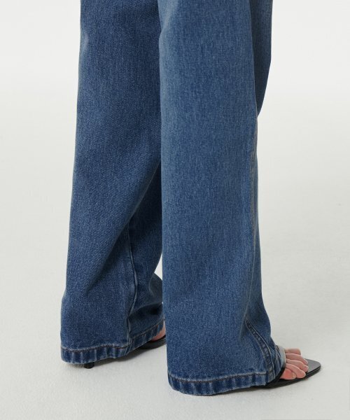 MUSINSA STANDARD WOMAN（ムシンサスタンダードウーマン）の「ウィメンズレギュラーフィットデニムパンツ[ミディアムインディゴ]（デニムパンツ・レディース・その他・29/30/24/25/26/27/28）」の6枚目の写真