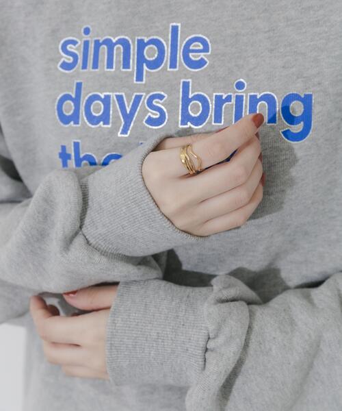 SMELLY（スメリー）の「ステンレスニュアンスウェーブリング（リング・レディース・ゴールド・-）」の2枚目の写真