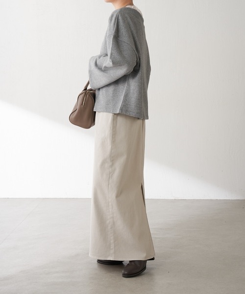 COLLAGE GALLARDAGALANTE(コラージュガリャルダガランテ)の「レース付Vスウェット(スウェット・レディース・グレー/ベージュ・FREE)」の8枚目の写真