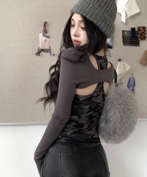 ViViDAY（ビビデー）の「【カップ付き】レイヤード風カモフラ柄キャミインカットソー（Tシャツ/カットソー・レディース・カーキ/グレー・M）」の13枚目の写真