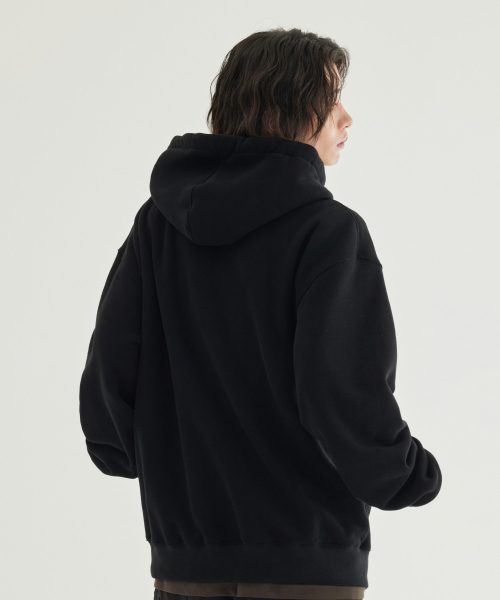 COVERNAT(カバーナット)の「スモールロゴ起毛フードジップアップ ブラック(パーカー・レディース・その他・MEDIUM/SMALL/LARGE/XX-LARGE/X-LARGE/X-SMALL)」の4枚目の写真
